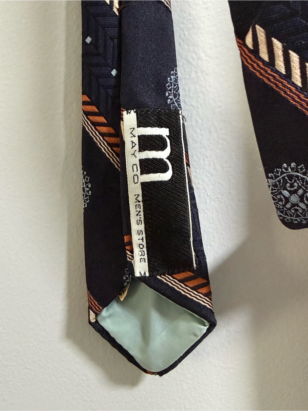 Vintage Diagonal Medallion Stripe Tie - Picture 4 of 5